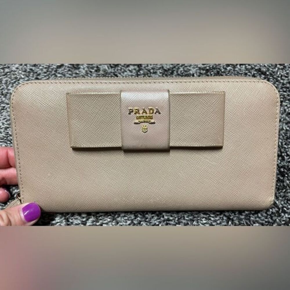 Prada Fiocco wallet